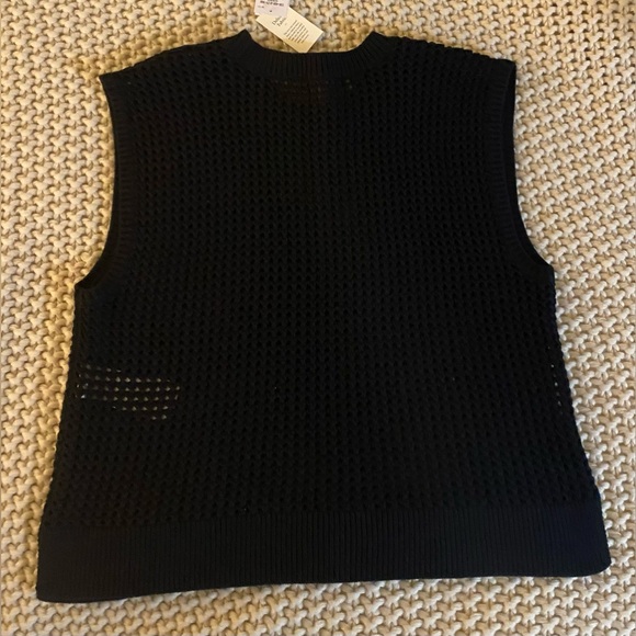 NWT Abercrombie Crochet-Style Shell Top - Picture 4 of 6